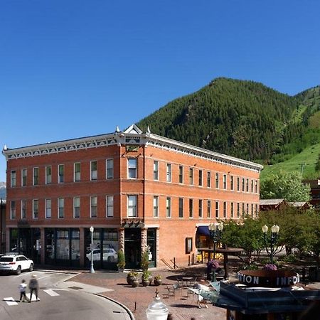 Independence Square 213, Spacious Hotel Room With 2 Queen Beds, Wet Bar, And Sitting Area Aspen Exterior foto